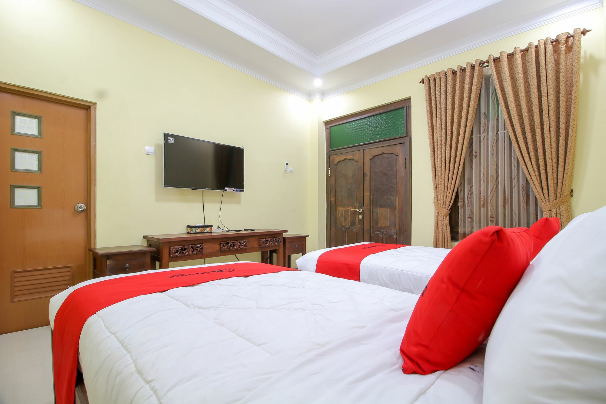 Reddoorz Plus @ Maguwo Kalasan Εξωτερικό φωτογραφία